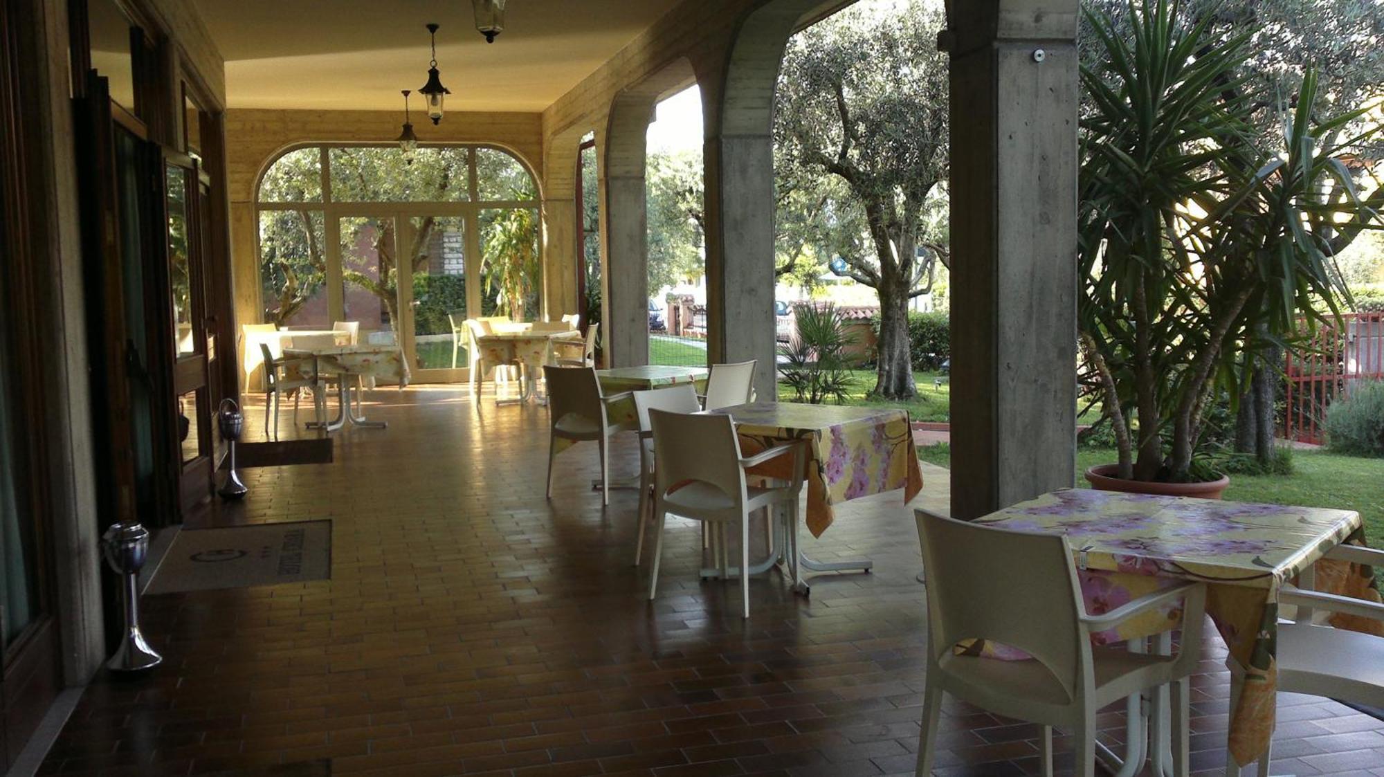 Hotel Chiara Sirmione Exterior photo