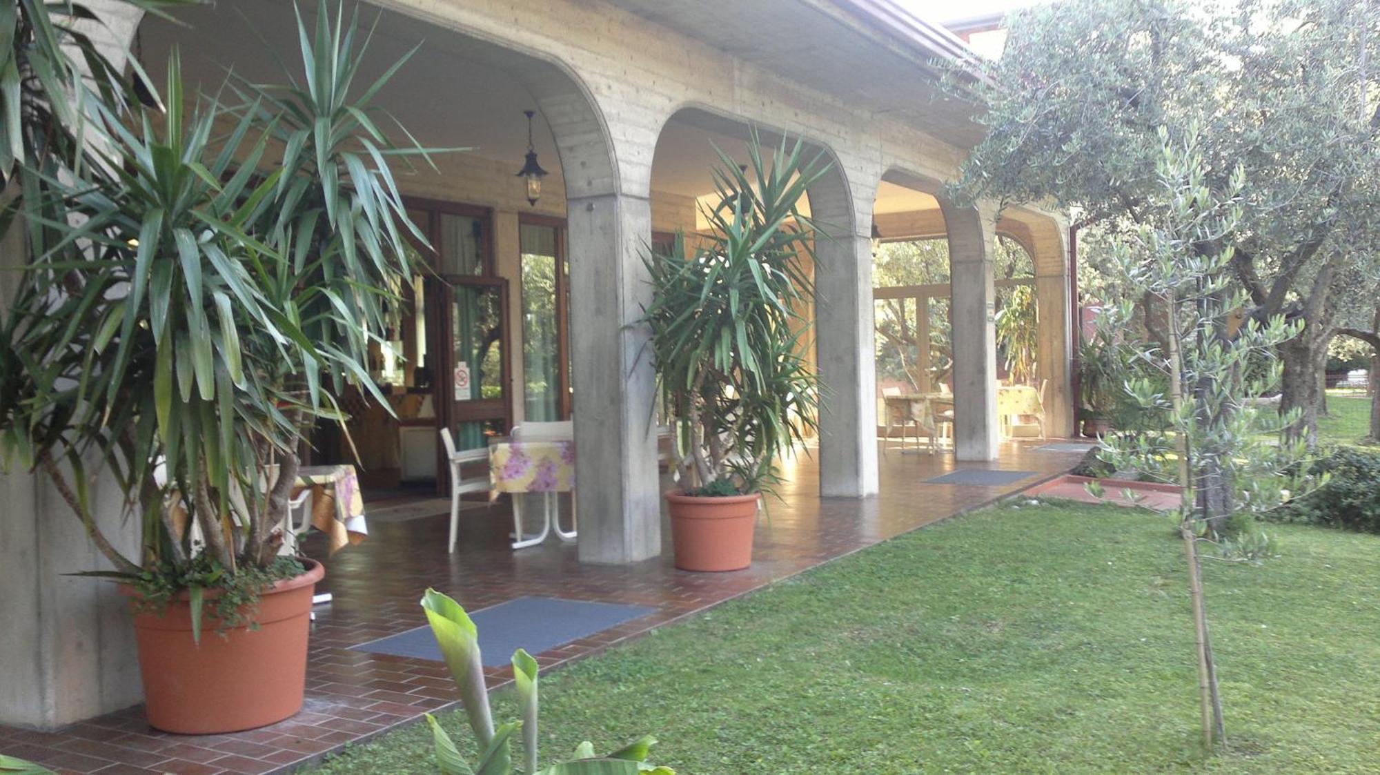 Hotel Chiara Sirmione Exterior photo