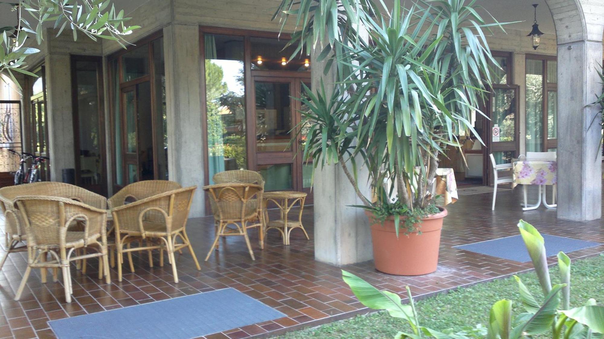 Hotel Chiara Sirmione Exterior photo