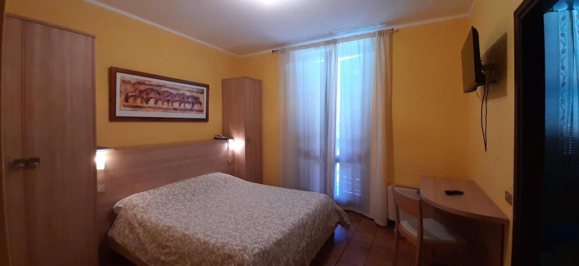 Hotel Chiara Sirmione Exterior photo