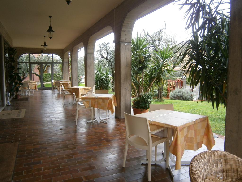 Hotel Chiara Sirmione Exterior photo
