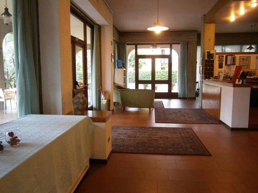 Hotel Chiara Sirmione Exterior photo