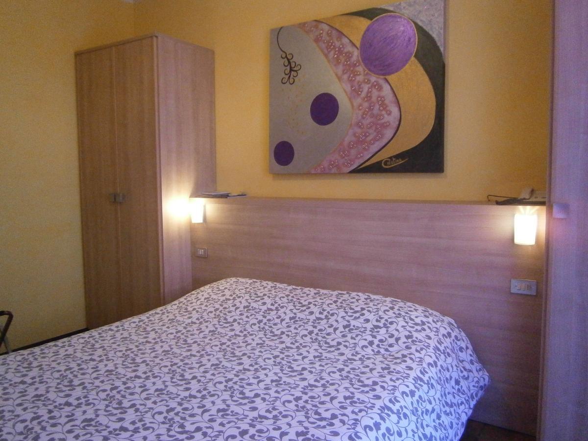 Hotel Chiara Sirmione Exterior photo