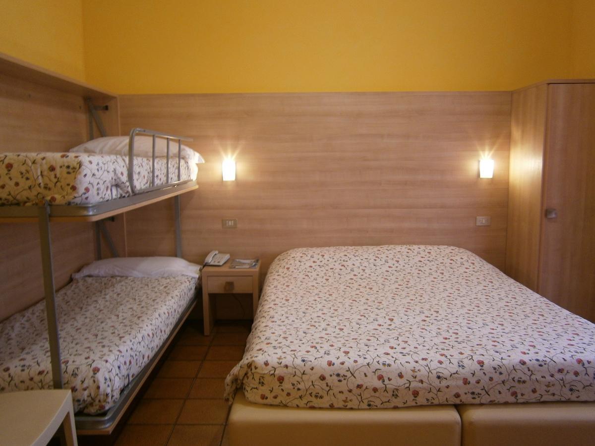 Hotel Chiara Sirmione Exterior photo
