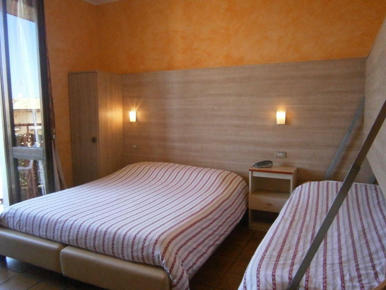 Hotel Chiara Sirmione Exterior photo